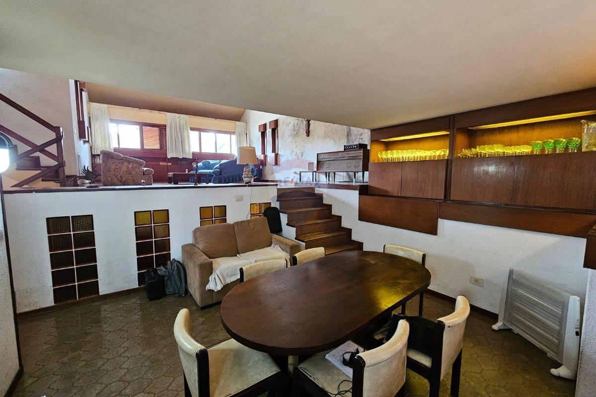 Foto de VENTA CASA DE 4 AMB. CON JARDÍN, QUINCHO Y PILETA, imagen 3