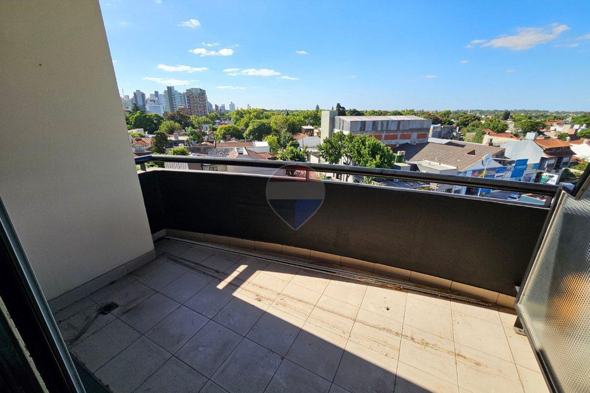 Foto de VENTA DEPTO 3 AMBIENTES CON BALCÓN Y COCHERA, imagen 2