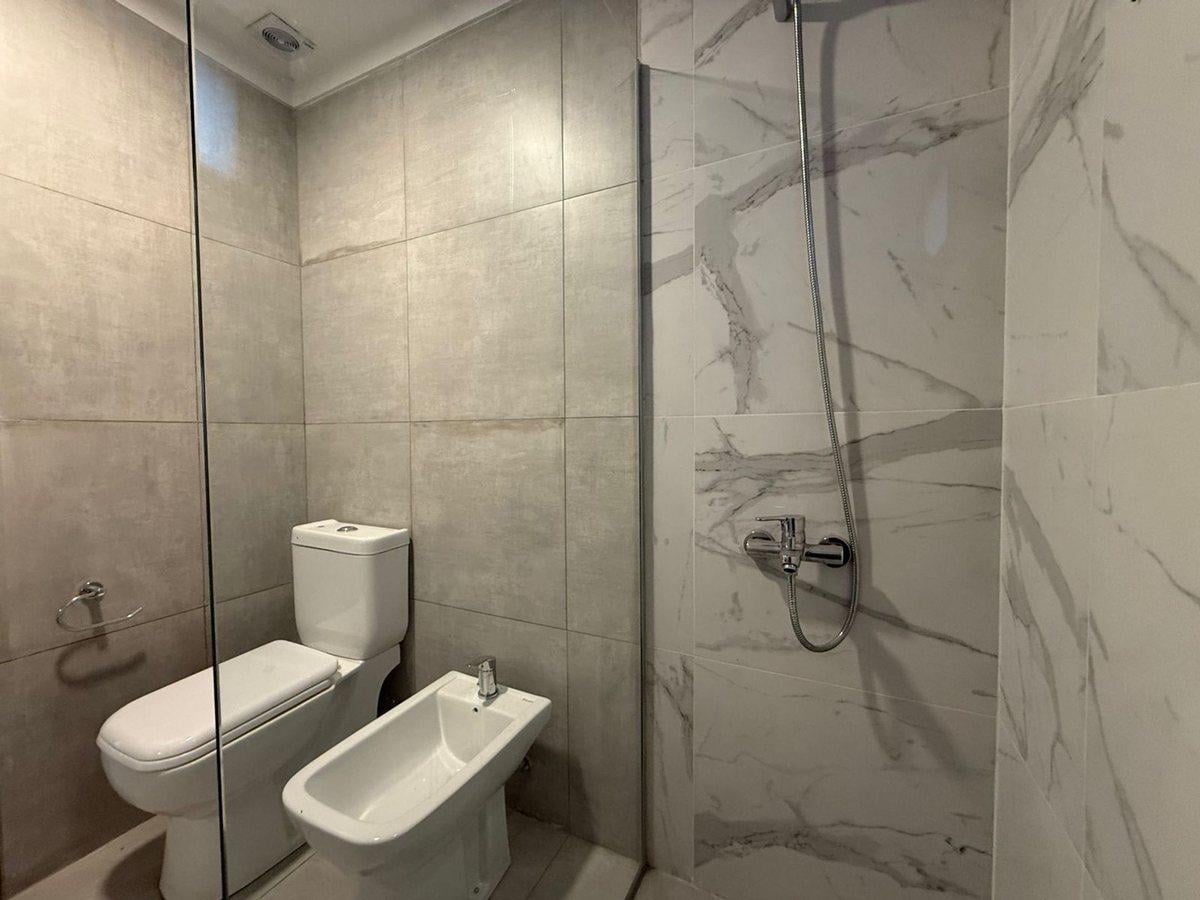 Foto de VENTA DEPARTAMENTO 3 AMBIENTES BERNAL CENTRO, imagen 3