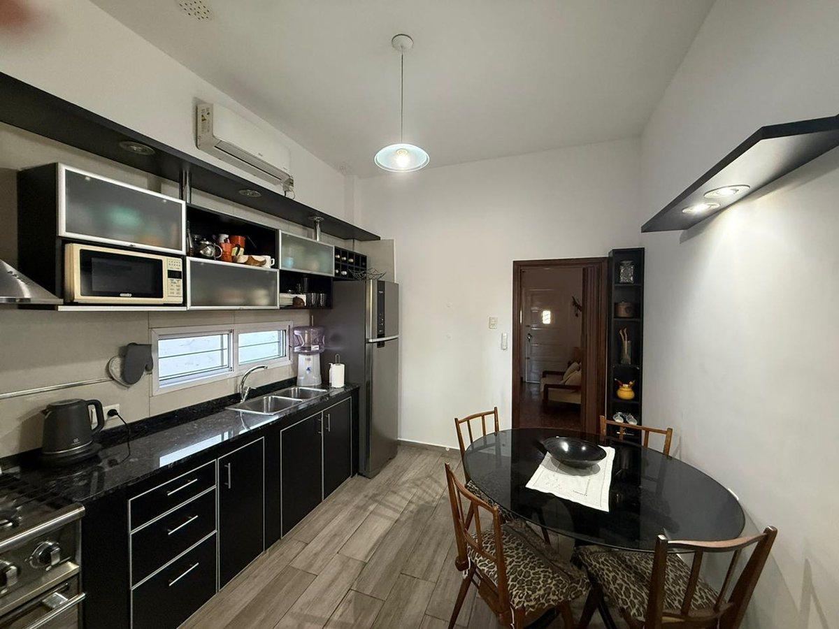 Foto de VENTA CASA 4 AMBIENTES EN EZPELETA, imagen 2