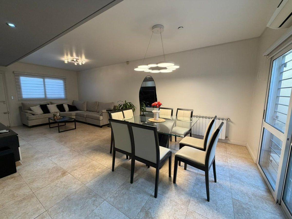 Foto de VENTA DUPLEX 4 AMBIENTES EN QUILMES CON COCHERA, imagen 5