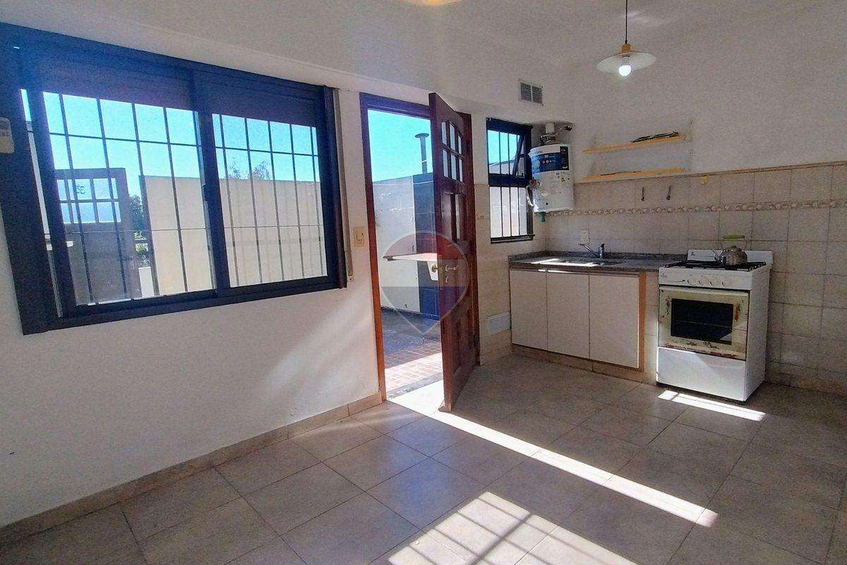 Foto de Departamento en Quilmes con cochera y patio propio, imagen 4