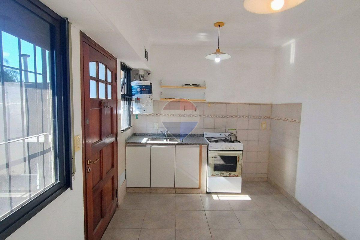 Foto de Departamento en Quilmes con cochera y patio propio, imagen 2
