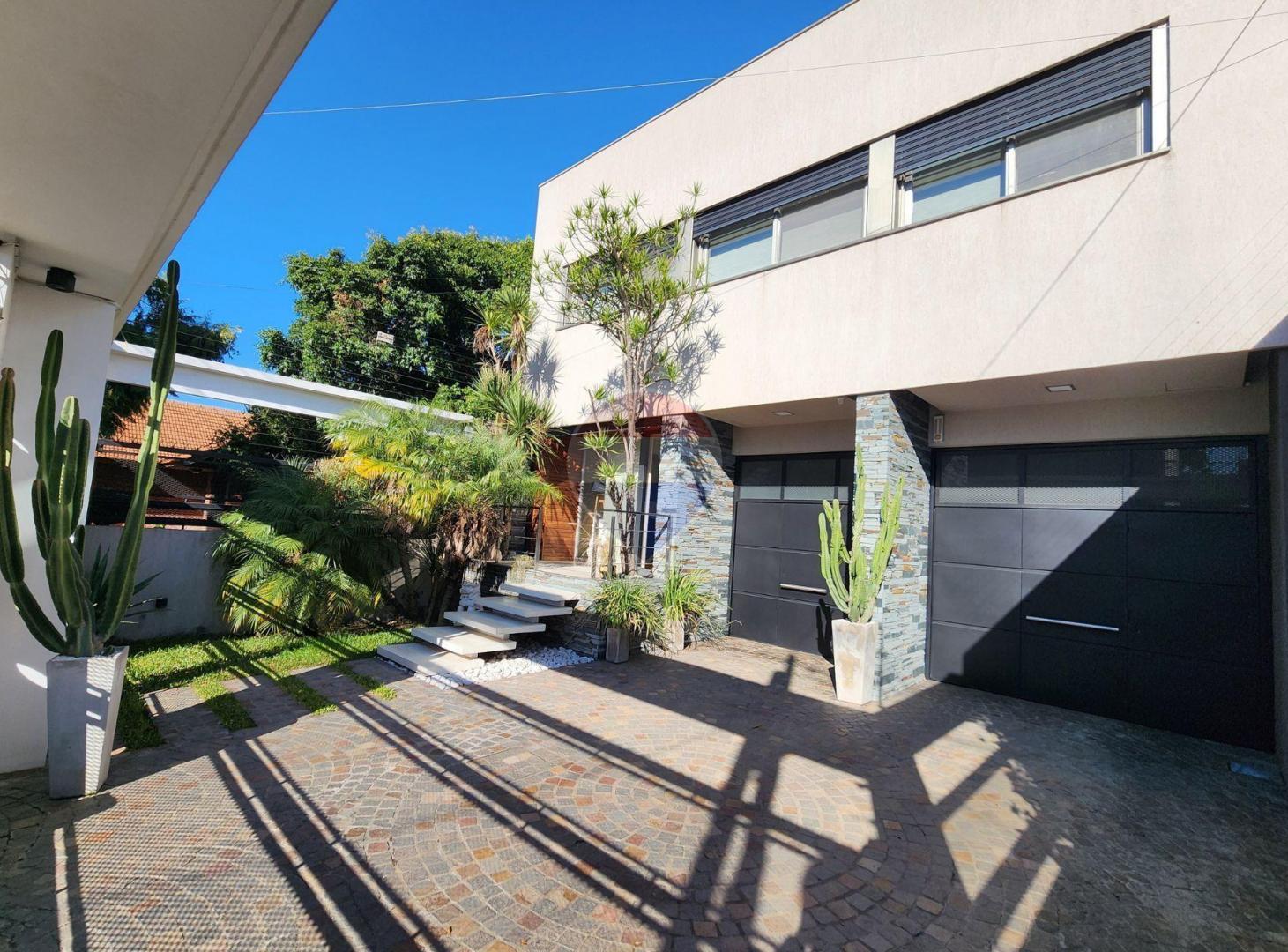 Foto de VENTA CASA 5 AMB C/PILETA EN QUILMES, imagen 1