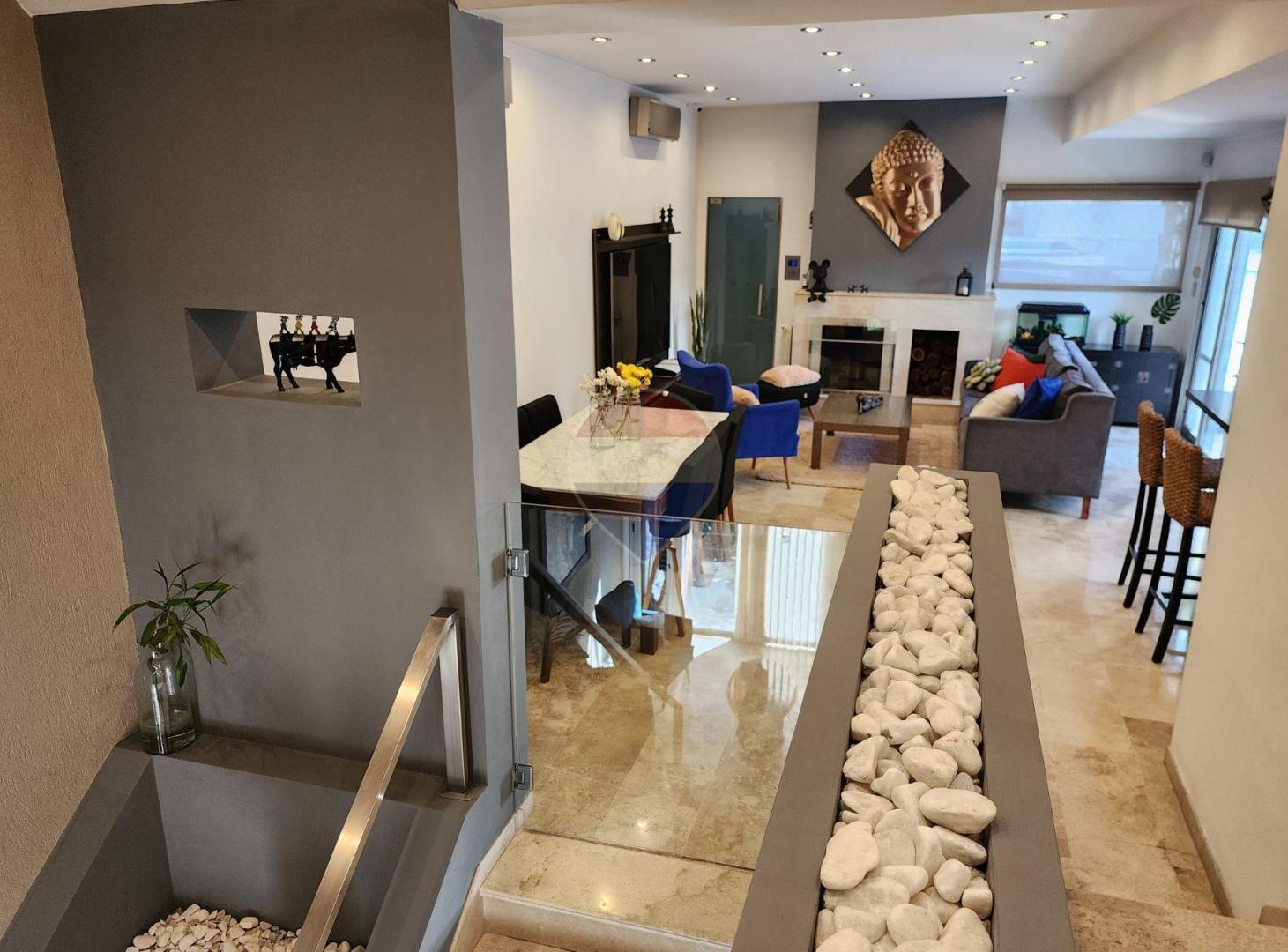 Foto de VENTA CASA 5 AMB C/PILETA EN QUILMES, imagen 4