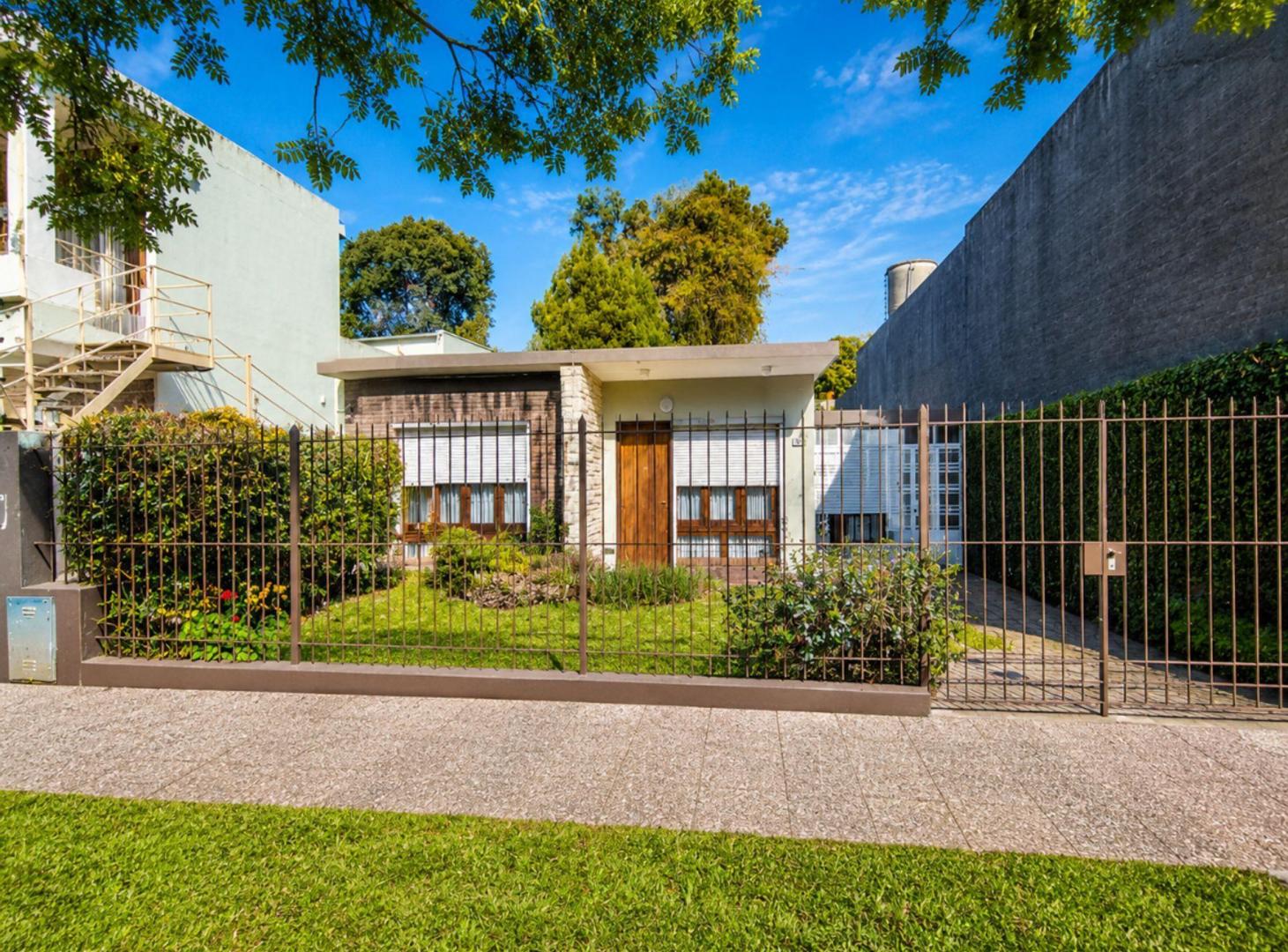 Foto de VENTA CASA 3 AMBIENTES EN BERNAL – APTO CRÉDITO, imagen 2