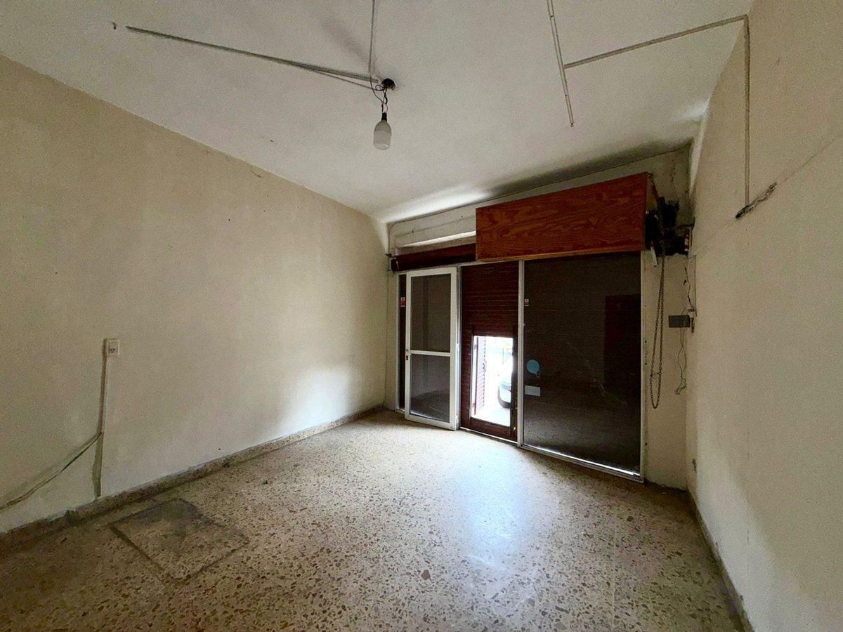 Foto de ALQUILER LOCAL, ZAPIOLA N 1941, BERNAL OESTE, imagen 2