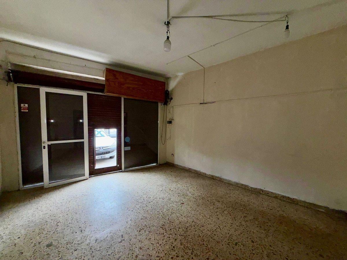 Foto de ALQUILER LOCAL, ZAPIOLA N 1941, BERNAL OESTE, imagen 1