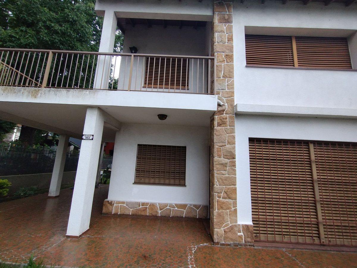Foto de Casa 5 ambientes en venta con cochera en Bernal, imagen 4