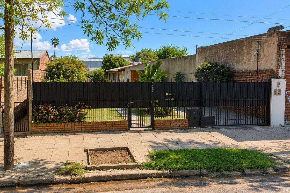 Foto de CASA 3 AMBIENTES CON QUINCHO Y COCHERA BERAZATEGUI, imagen 1