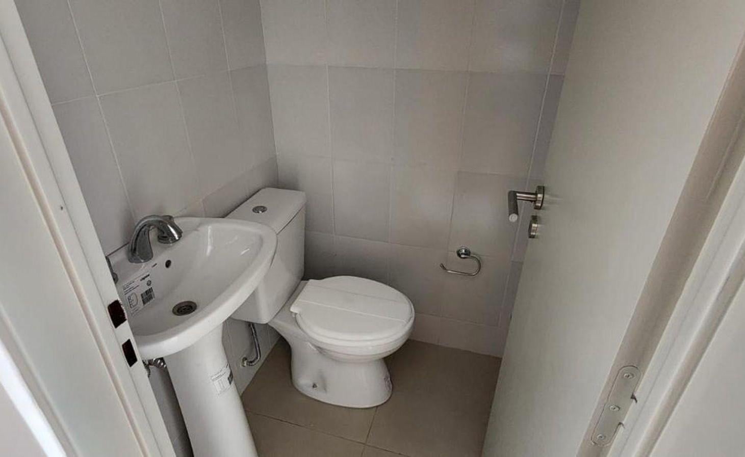 Foto de VENTA DEPTO 2 AMB TOILETTE BALCON ESTRENAR BERNAL, imagen 2
