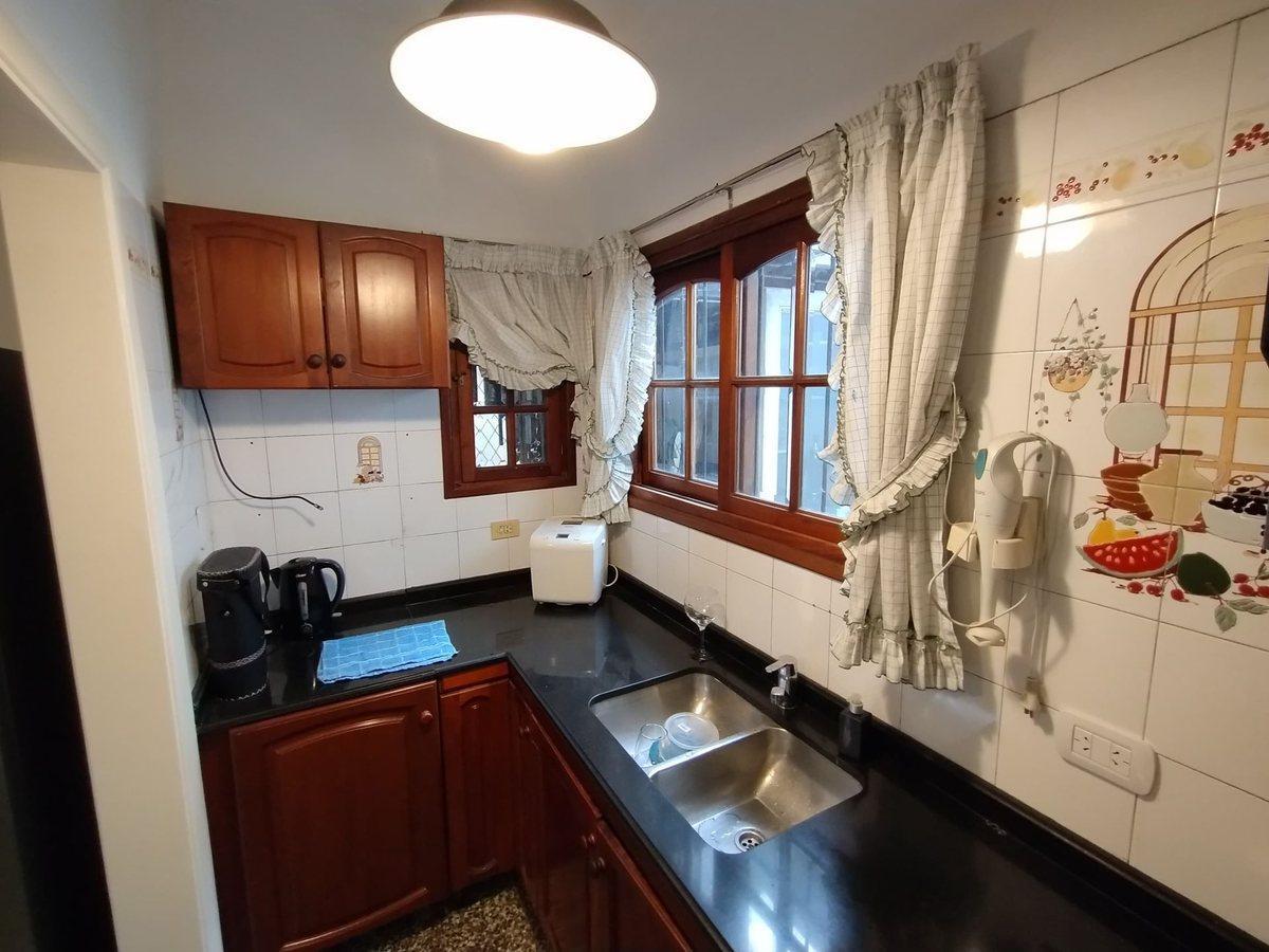 Foto de Venta casa 3 ambientes c/ cochera en Bernal centro, imagen 3