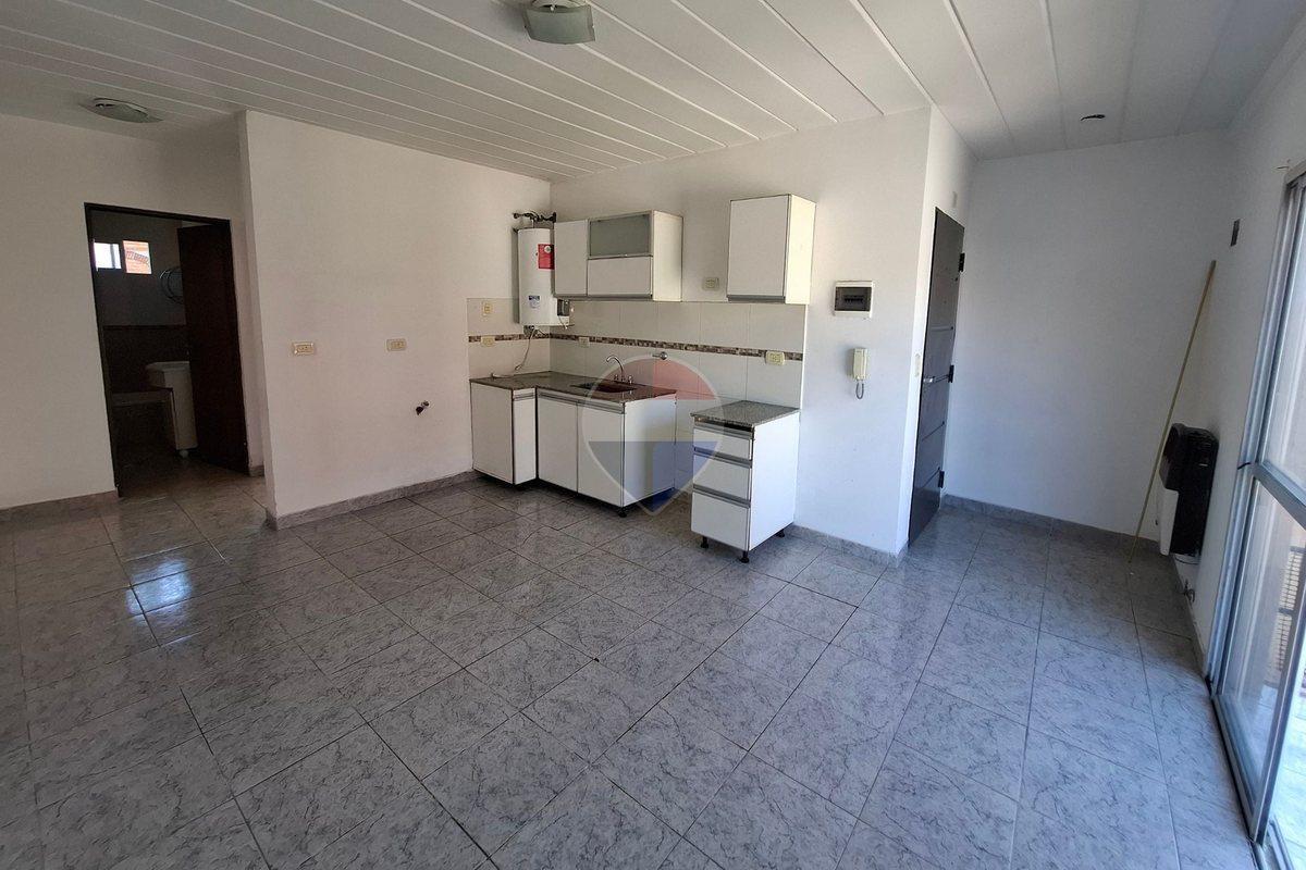 Foto de VENTA SEMIPISO 2 AMBIENTES CON COCHERA QUILMES, imagen 4