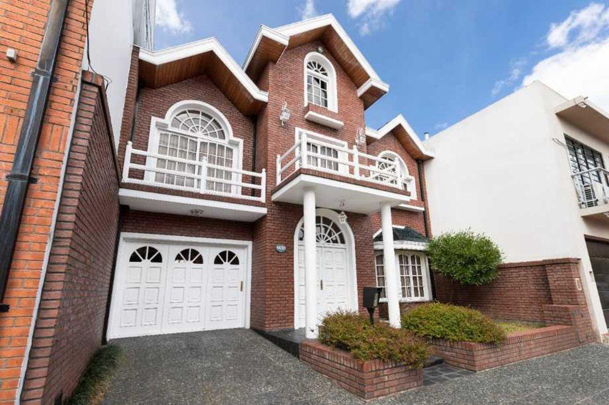 Foto de VENTA CASA QUILMES OESTE 3 PLANTAS 5 ambientes, imagen 3