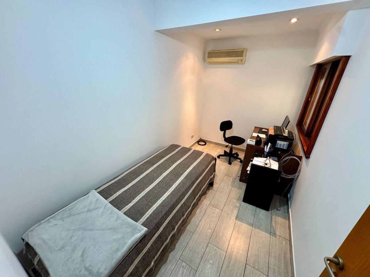 Foto de VENTA CASA 4 AMBIENTES , JARDIN Y GARAGE BERNAL, imagen 4
