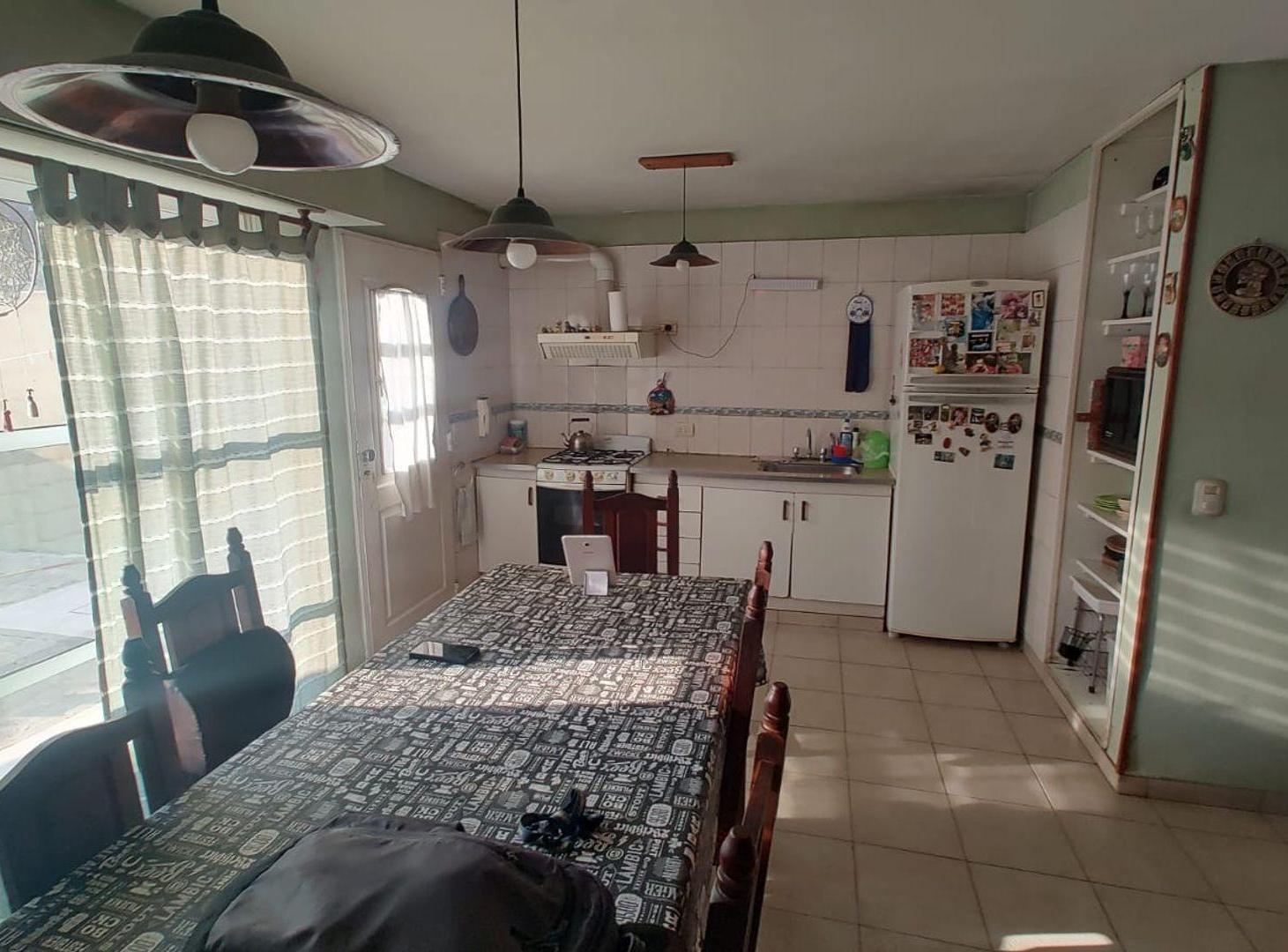 Foto de VENTA DEPTO DUPLEX 4 AMB PATIO COCHERA QUILMES, imagen 5