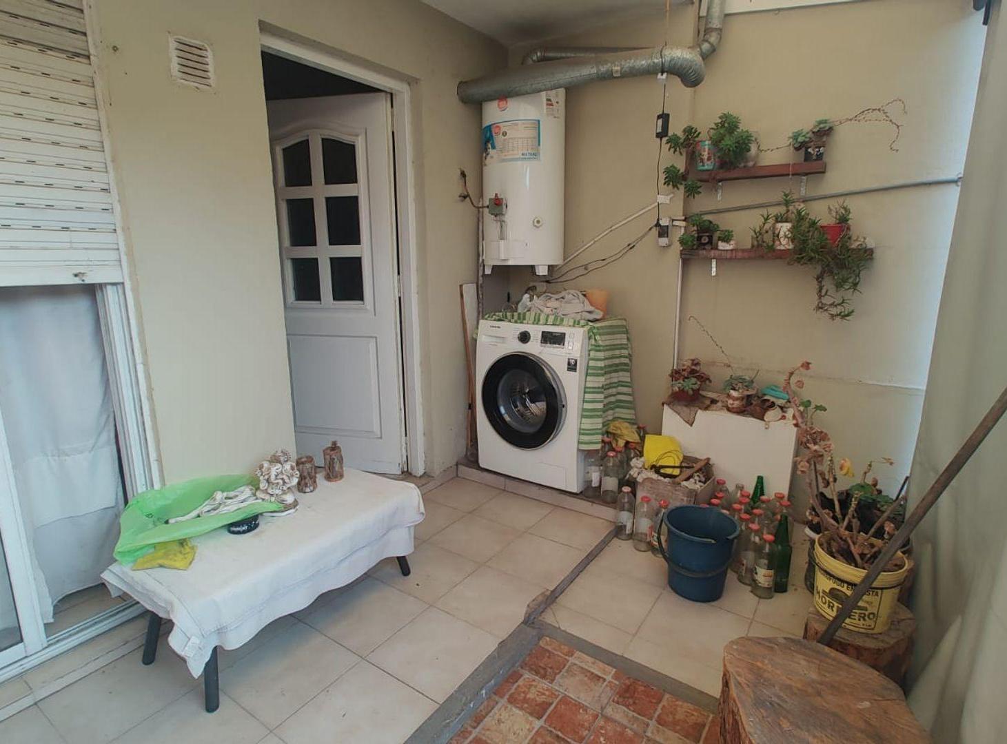 Foto de VENTA DEPTO DUPLEX 4 AMB PATIO COCHERA QUILMES, imagen 5