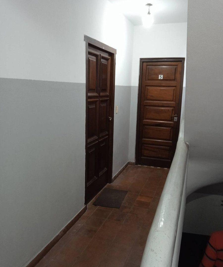 Foto de VENTA DEPOSITO CON 5 DEPTOS EN BLOCK AVELLANEDA, imagen 3