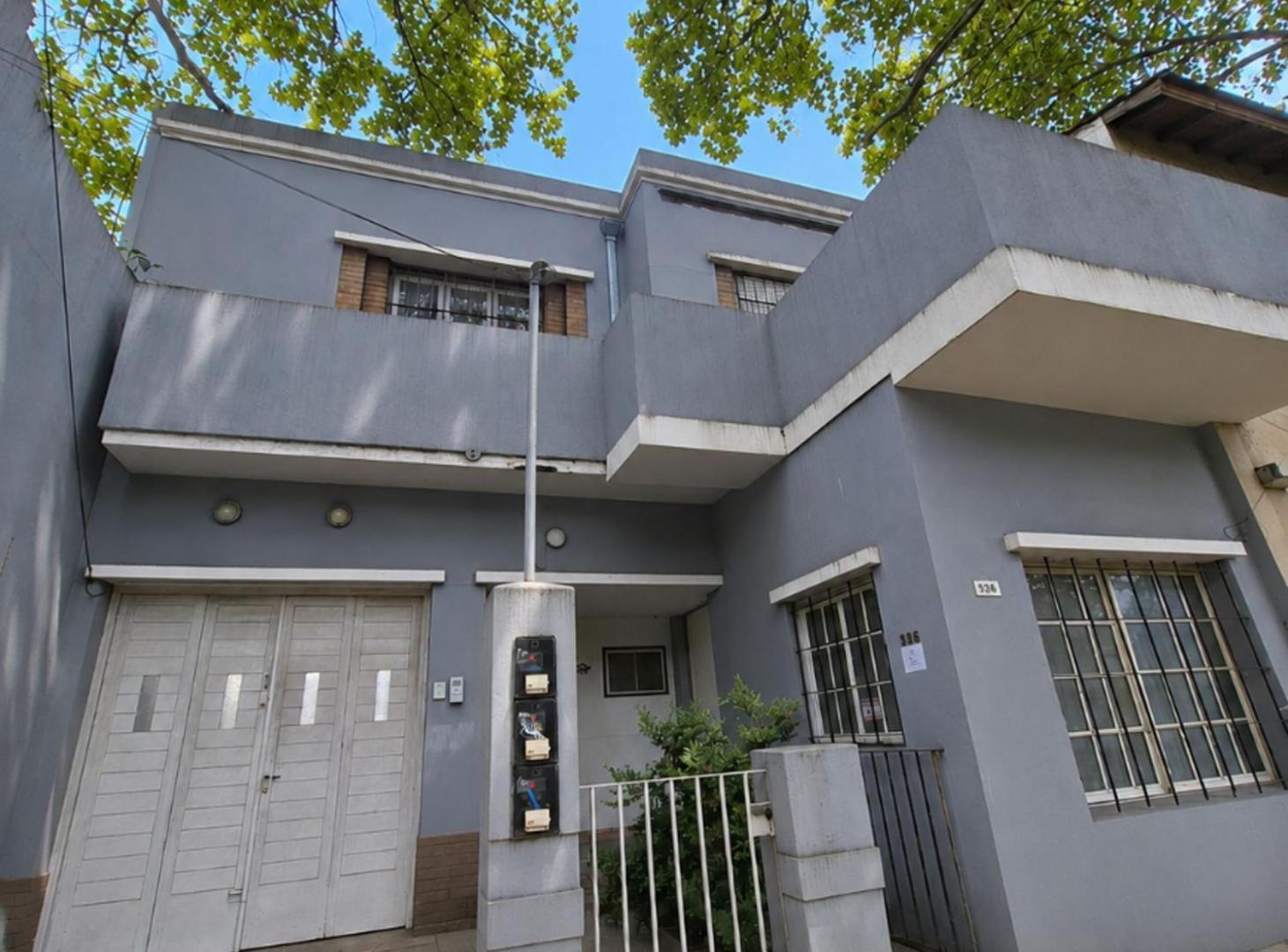 Foto de ALQUILER PH 3 AMB CON PATIO, BERNAL CENTRO, imagen 2