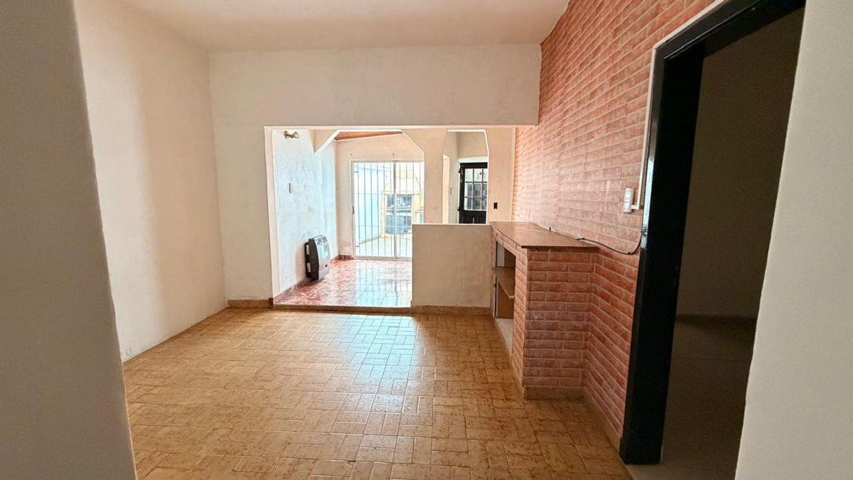 Foto de VENTA CASA TIPO PH 3 AMBIENTES, BERNAL., imagen 1