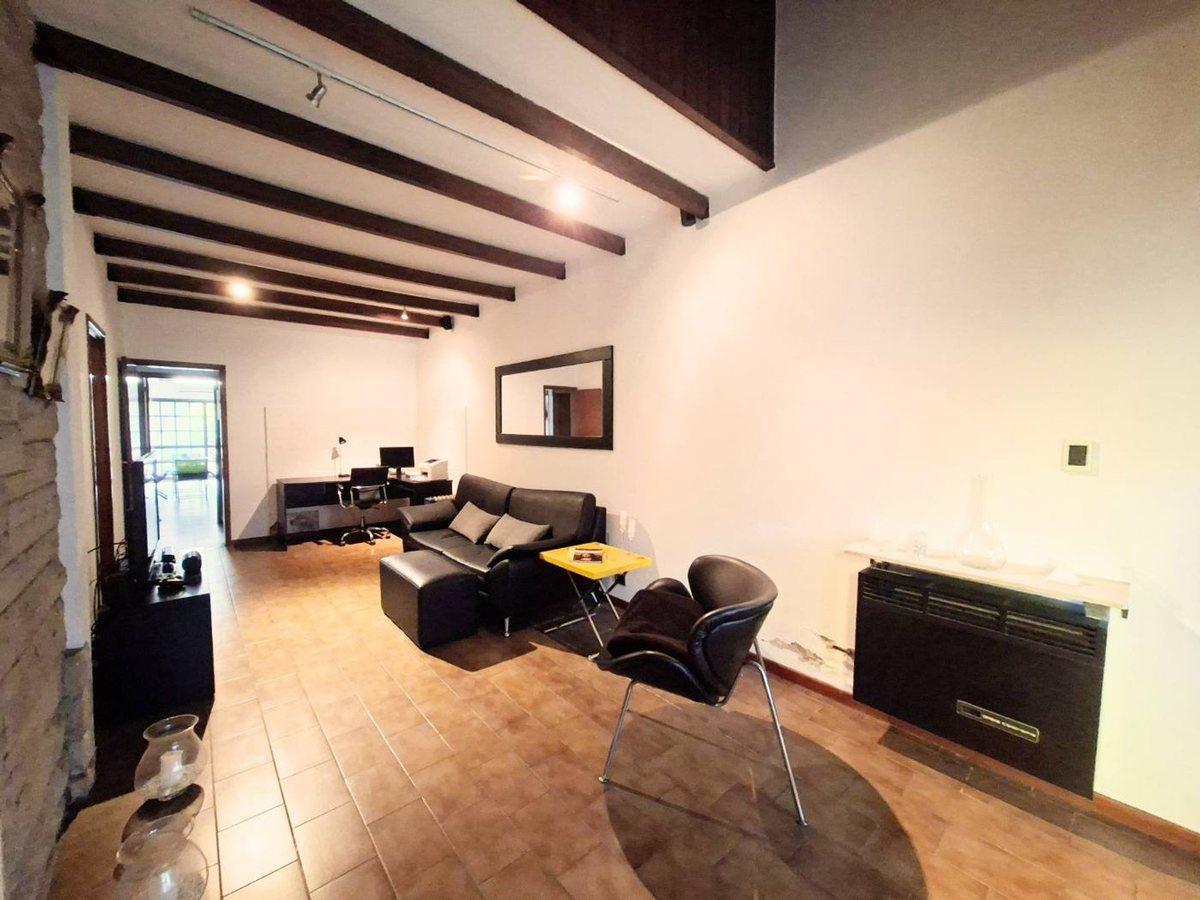 Foto de VENTA CASA 4 AMB CON COCHERA Y PARQUE, QUILMES O., imagen 3