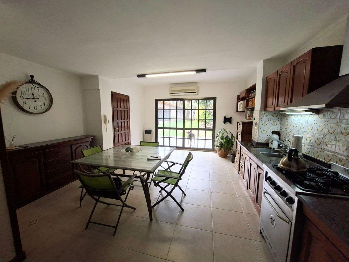Foto de VENTA CASA 4 AMB CON COCHERA Y PARQUE, QUILMES O., imagen 4