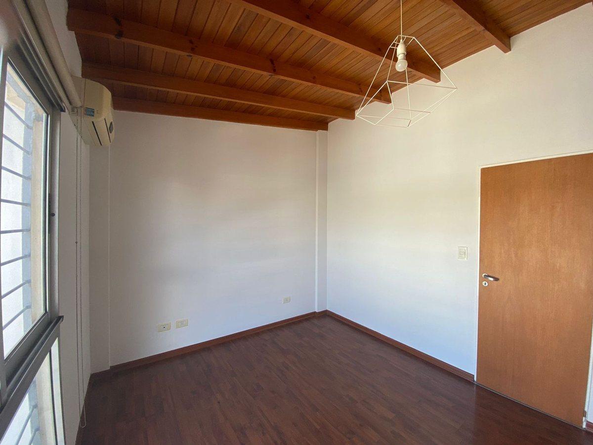 Foto de VENTA DEPARTAMENTO 2 AMBIENTES EN BERNAL, imagen 2