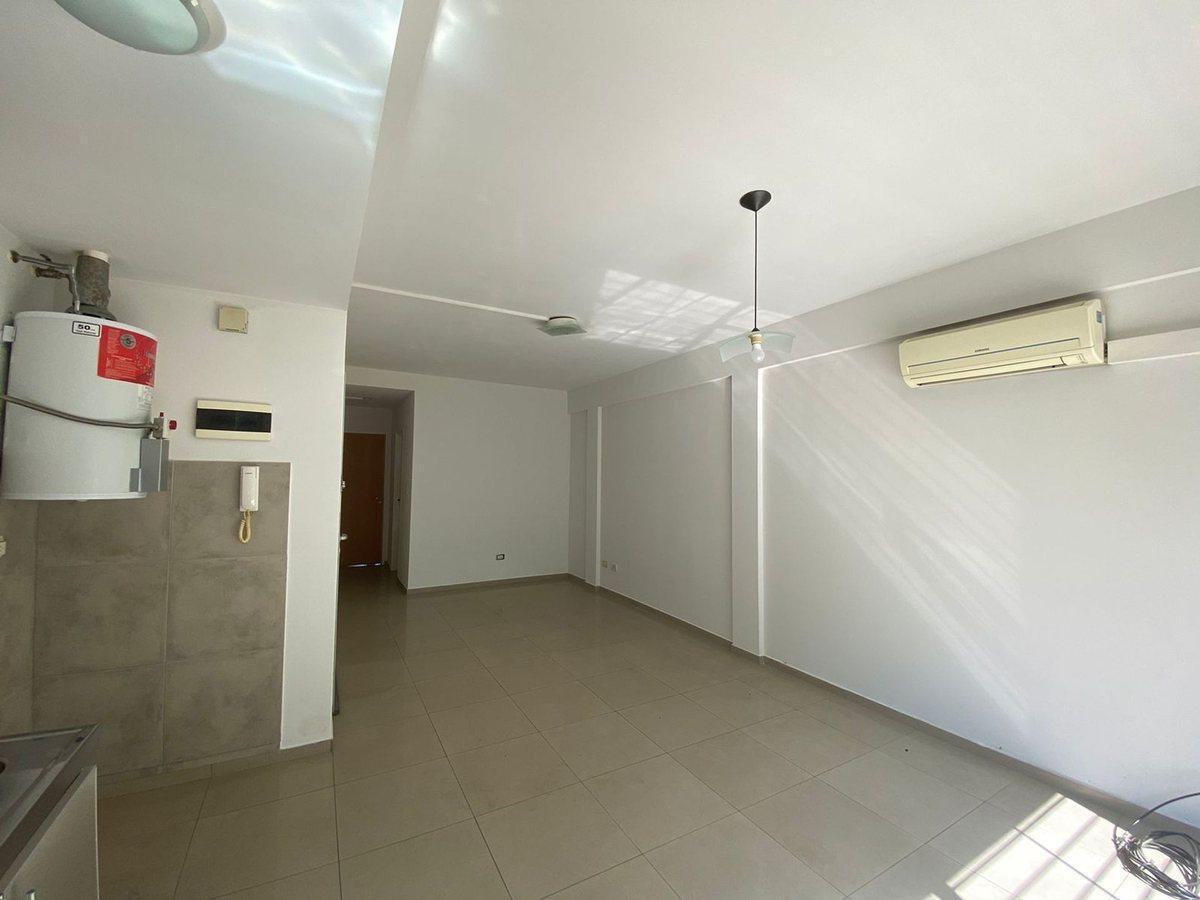 Foto de VENTA DEPARTAMENTO 2 AMBIENTES EN BERNAL, imagen 4