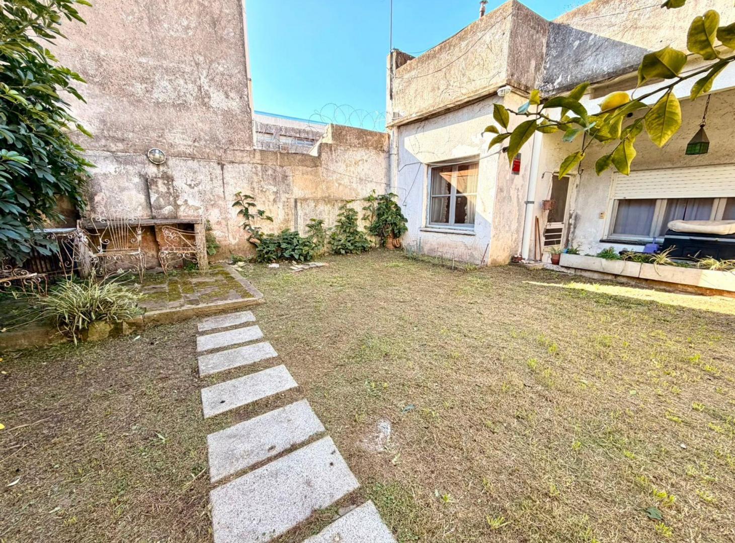 Foto de VENTA CASA 4 AMBIENTES, BERNAL ESTE., imagen 3