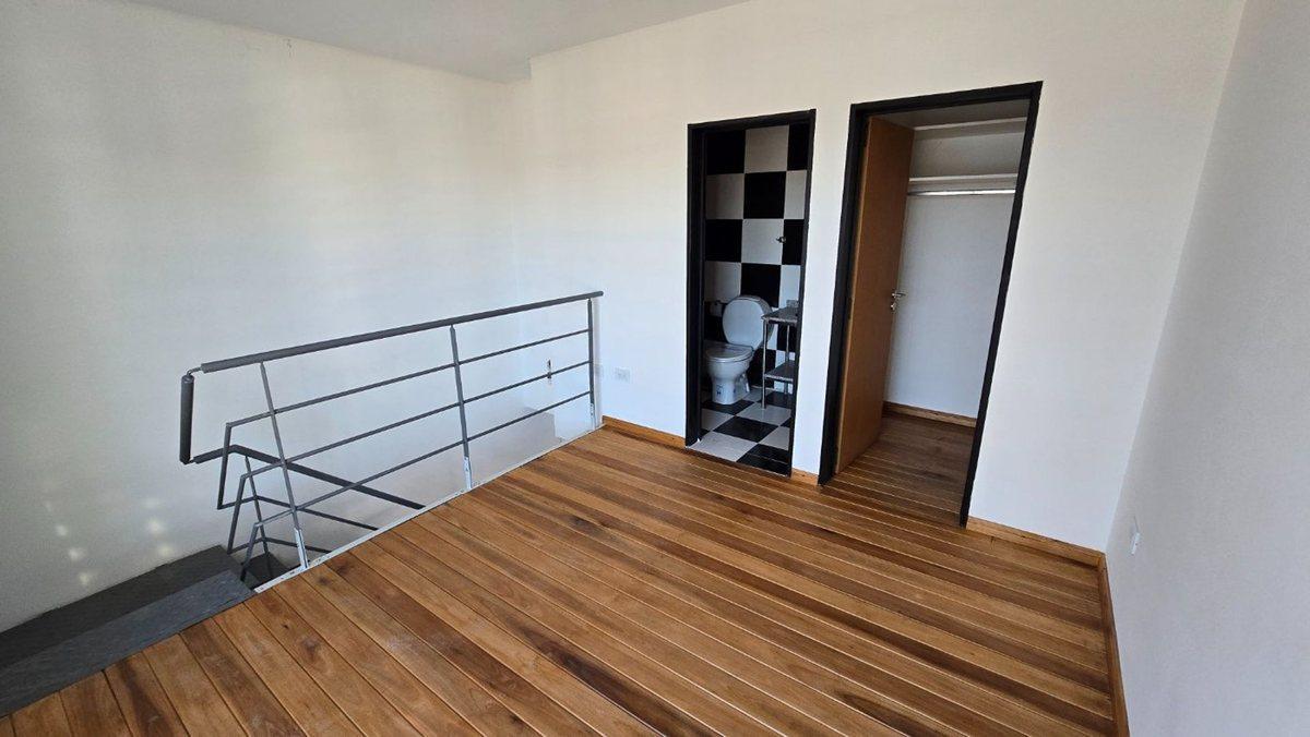 Foto de ALQUILER DEPTO 2 AMB DUPLEX BERNAL, imagen 5
