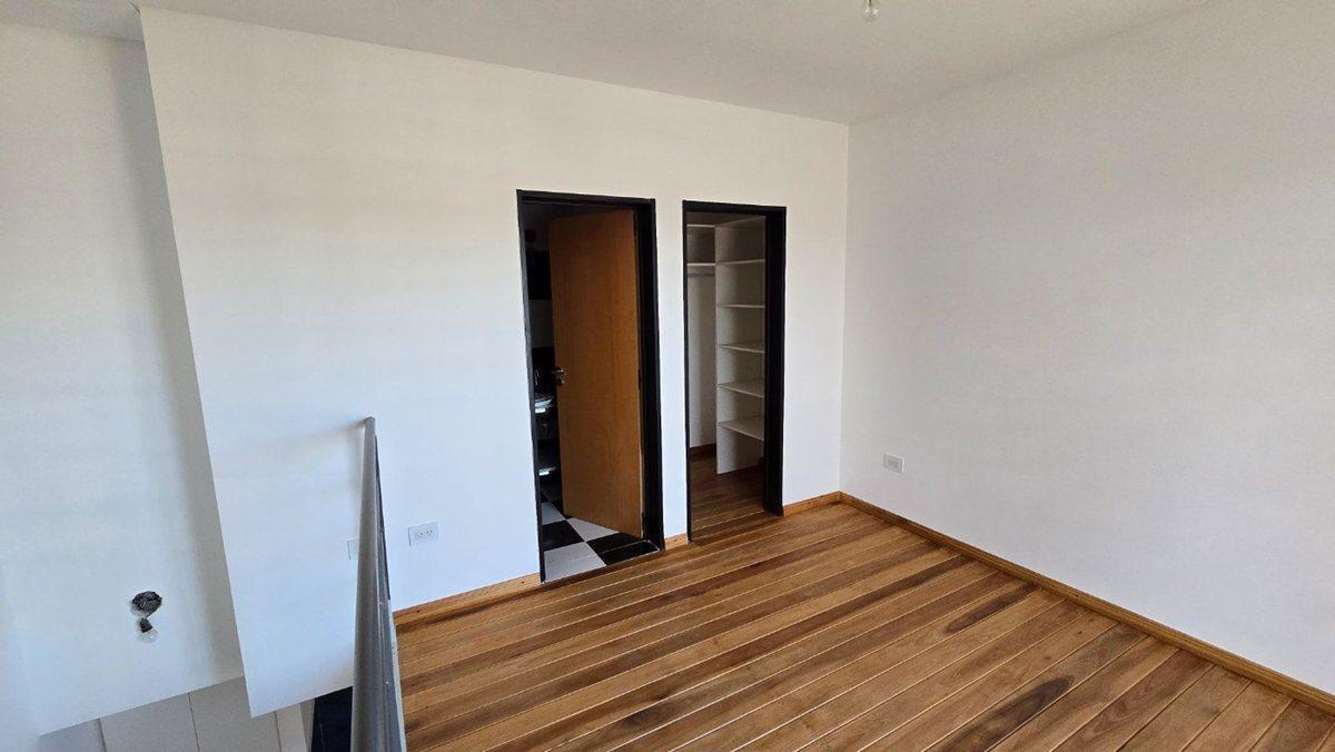 Foto de ALQUILER DEPTO 2 AMB DUPLEX BERNAL, imagen 2