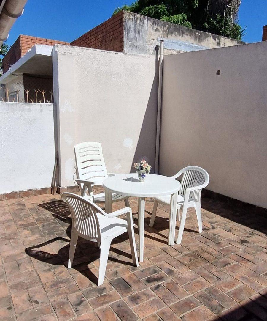 Foto de VENTA CASA DE 4 AMB CON PATIO Y COCHERA APTA CRED., imagen 1