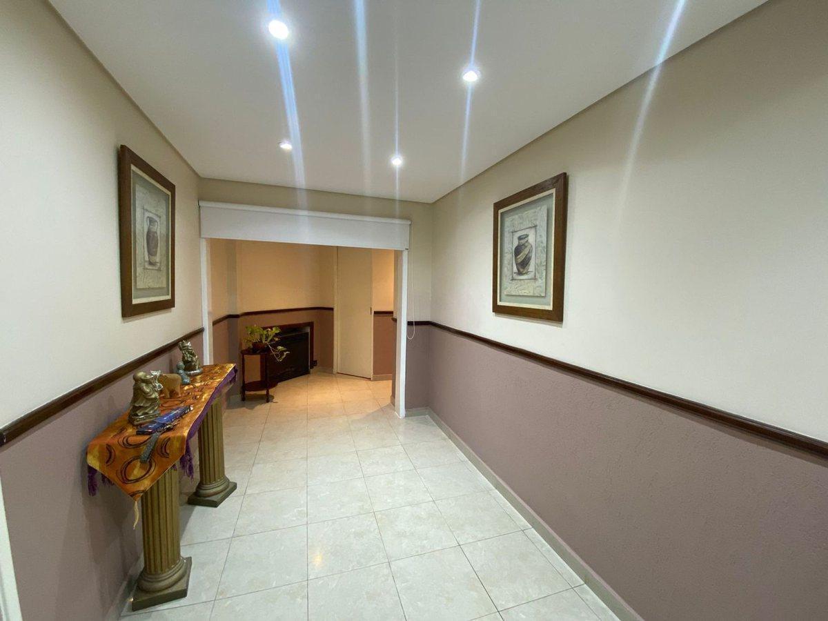 Foto de VENTA CASA 4 AMBIENTES COCHERA Y JARDIN QUILMES, imagen 2