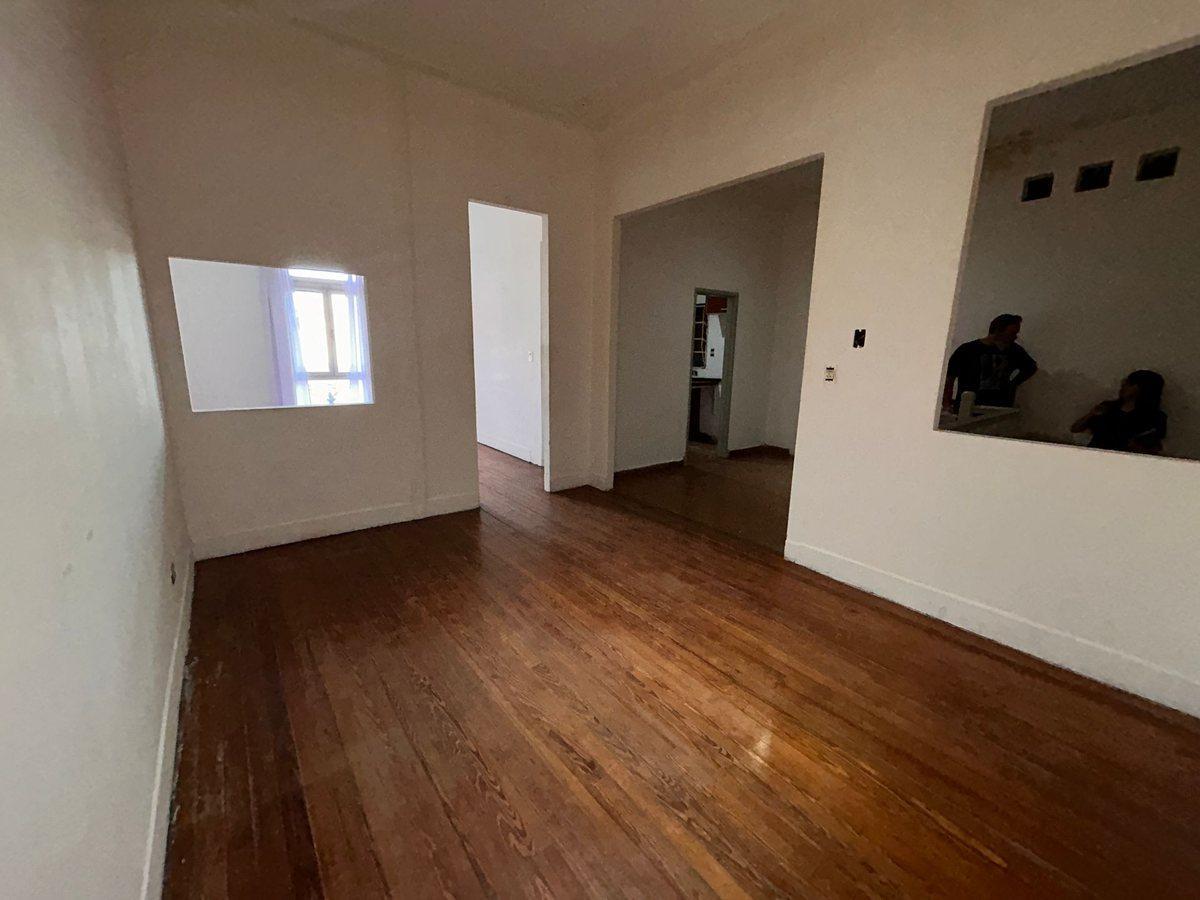 Foto de VENTA PH con LOCAL, 3 AMB BERNAL por escalera, imagen 2