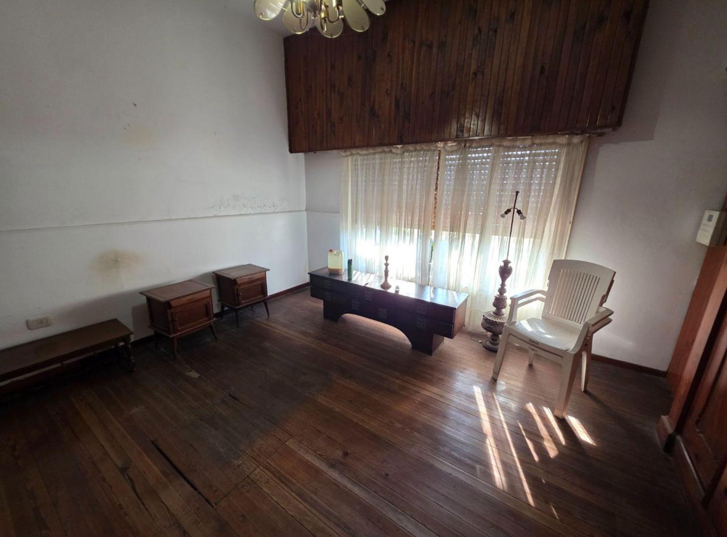 Foto de Venta Casa 3 ambientes con cochera. Quilmes Centro, imagen 2