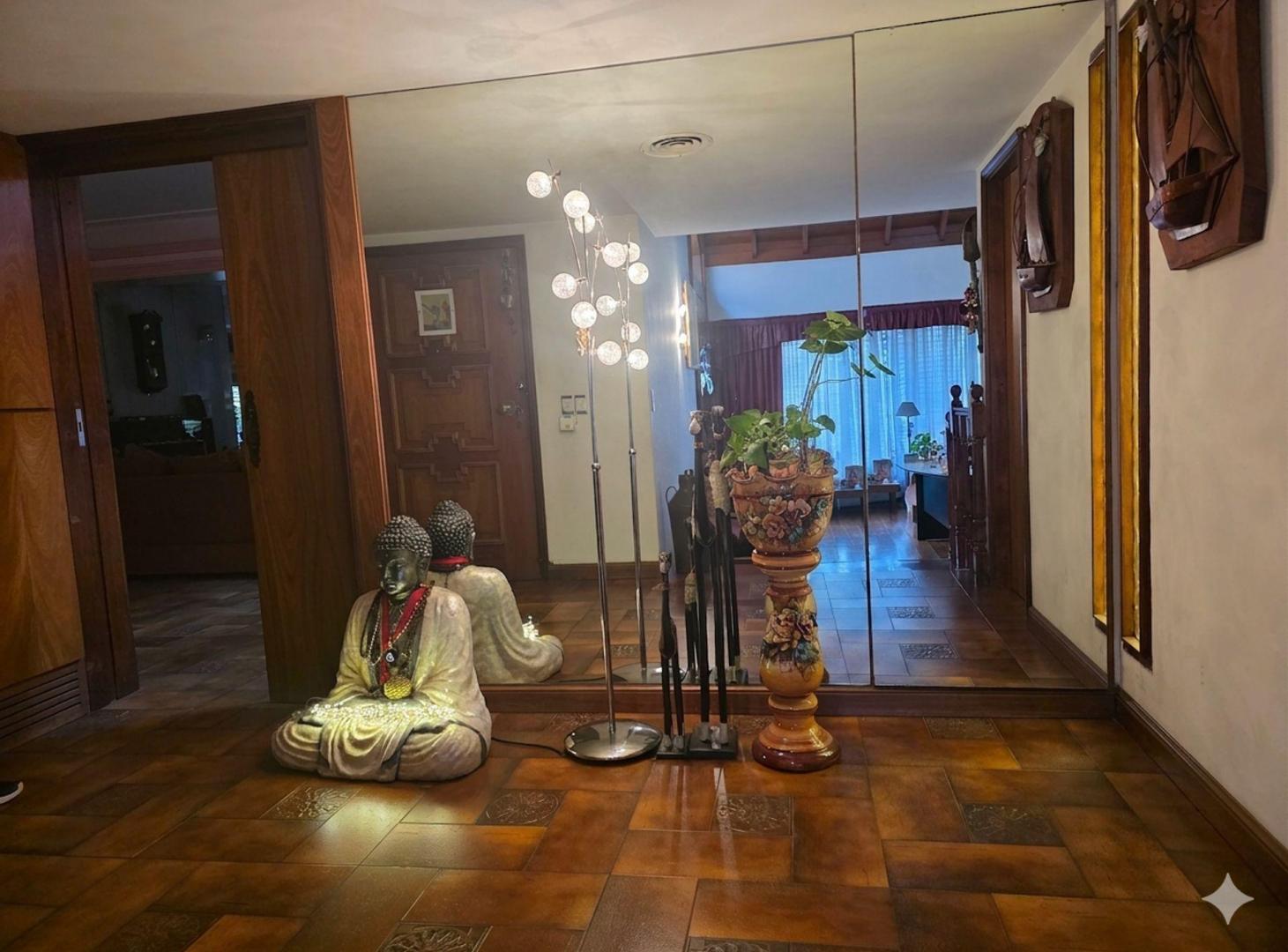 Foto de Venta casa 5 ambientes con cochera doble en Bernal, imagen 2