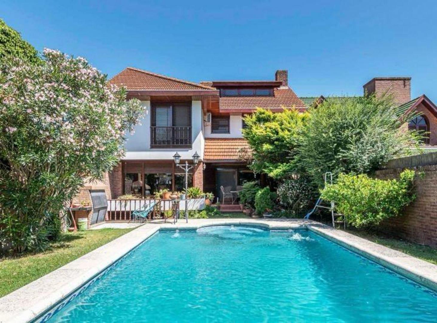 Foto de Venta casa 5 ambientes con cochera doble en Bernal, imagen 5