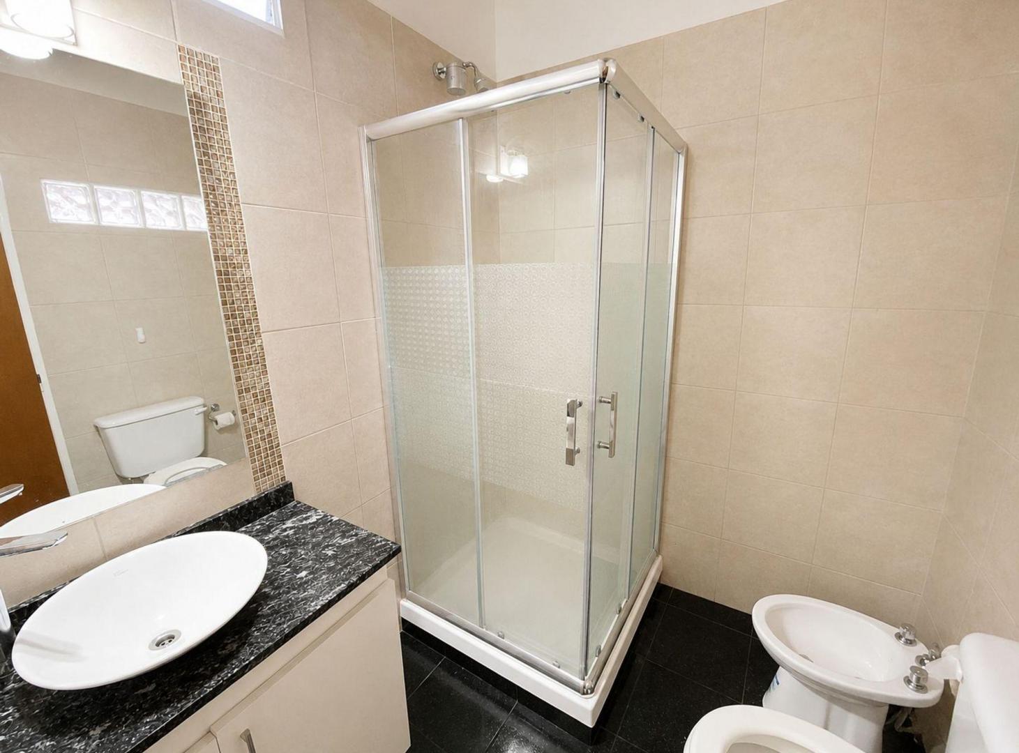 Foto de VENTA DEPARTAMENTO PH CON TERRAZA Y PATIO QUILMES, imagen 4