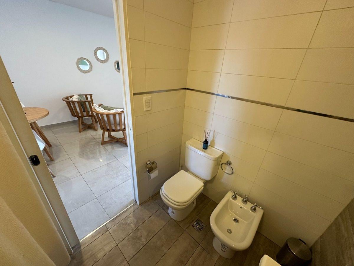Foto de VENTA DEPARTAMENTO 2 AMBIENTES C COCHERA QUILMES, imagen 4