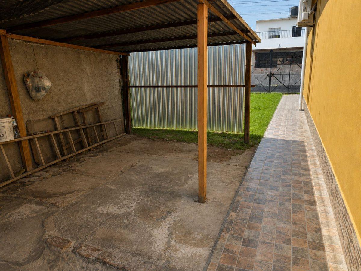 Foto de VENTA CASA DE 3 AMB. CON COCHERA BERAZATEGUI, imagen 3