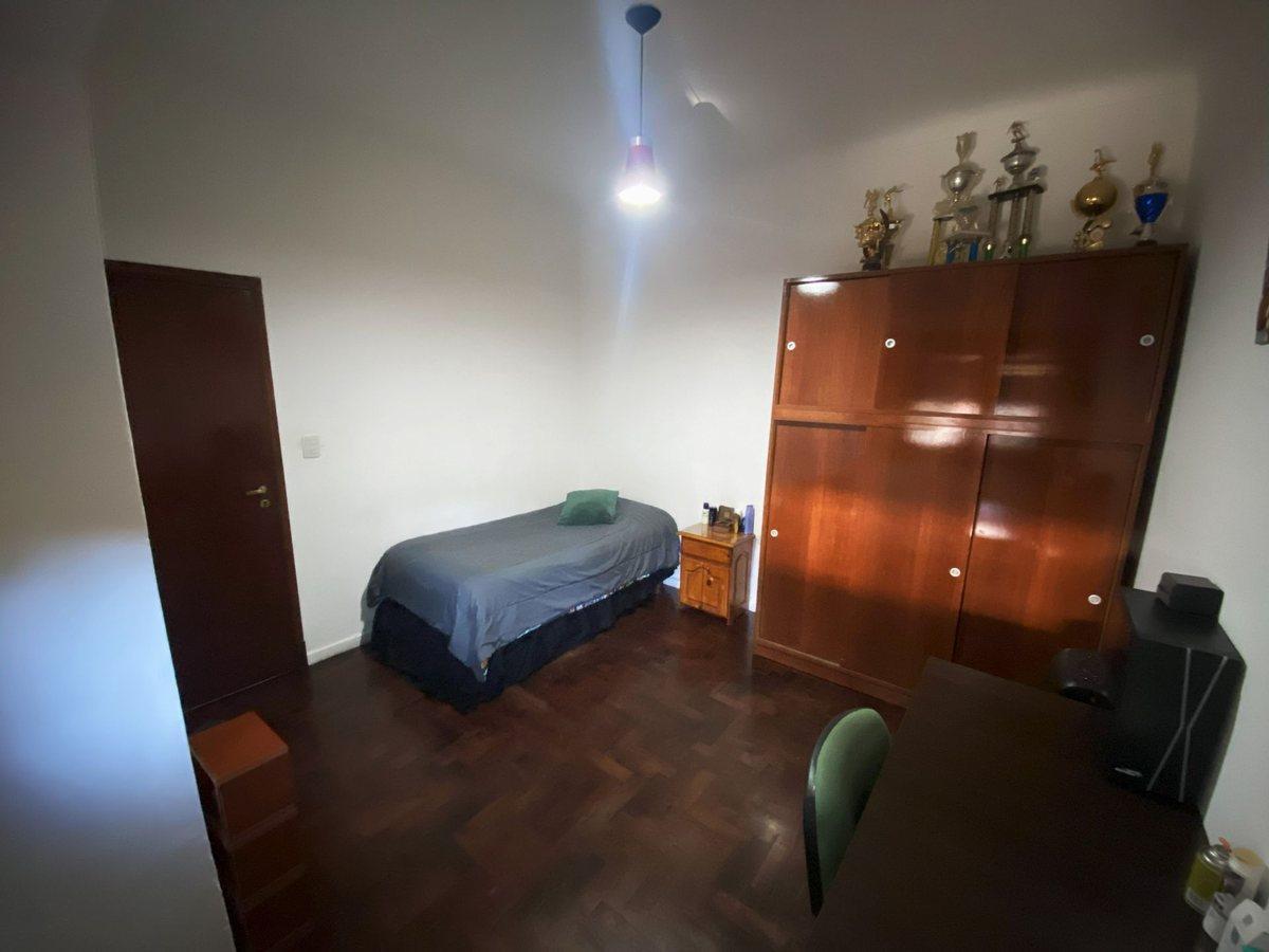 Foto de VENTA CASA 4 AMBIENTES C/COCHERA BERNAL OESTE, imagen 1