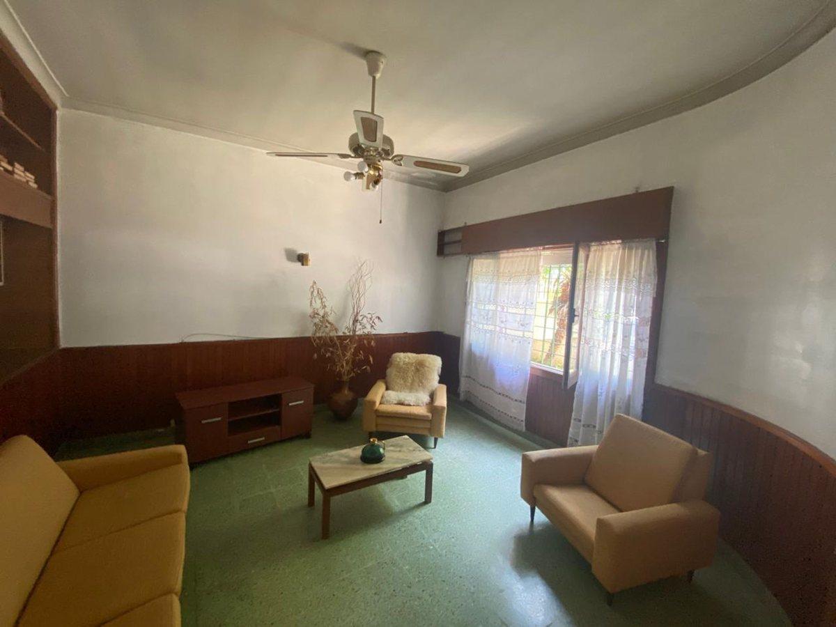 Foto de VENTA CASA 4 AMBIENTES BERAZATEGUI CON COCHERA, imagen 4