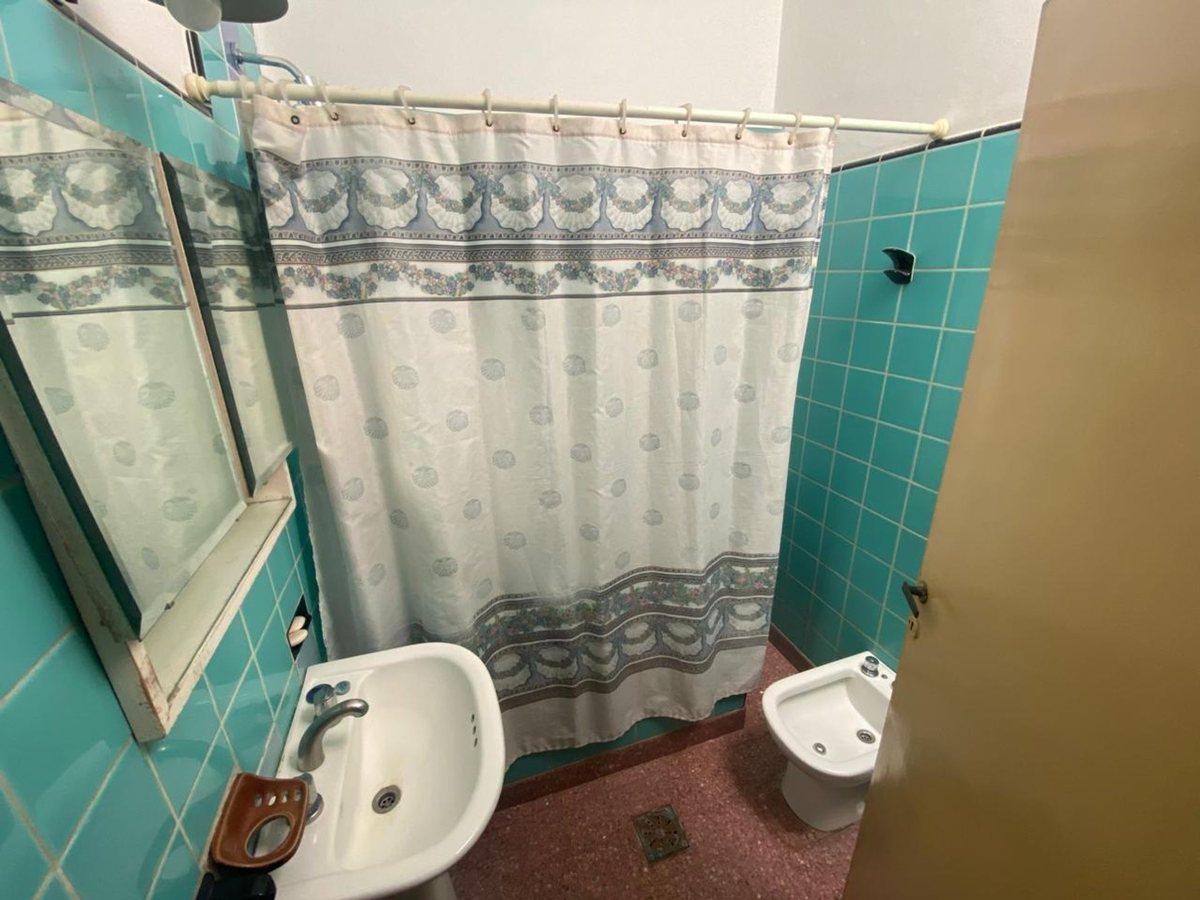 Foto de VENTA CASA 4 AMBIENTES BERAZATEGUI CON COCHERA, imagen 3