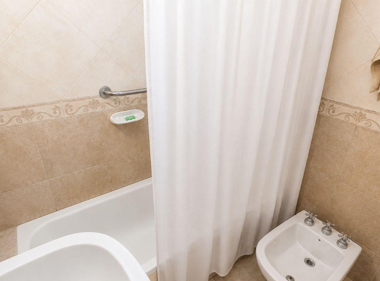 Foto de VENTA DPTO 2AMB QUILMES CENTRO BALCÓN BAULERA, imagen 1