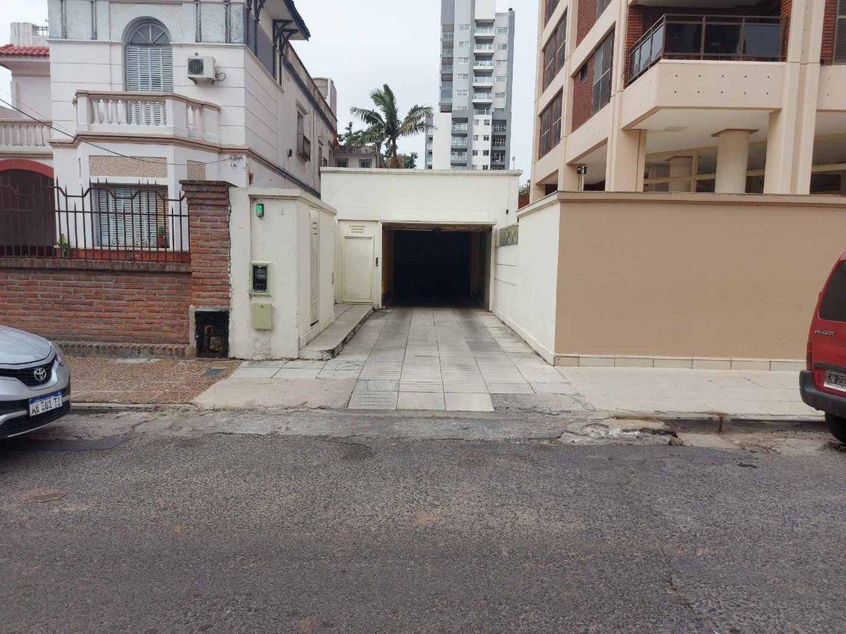 Foto de VENTA COCHERA CUBIERTA BERNAL CENTRO, imagen 5