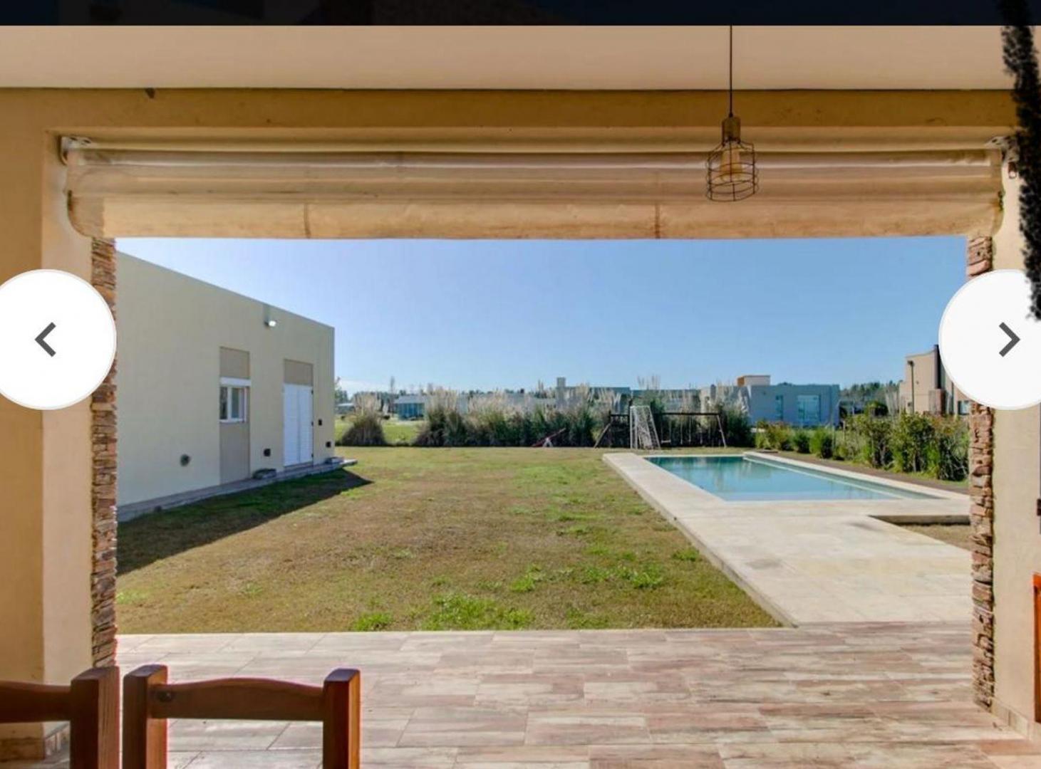 Foto de VENTA CASA 5 AMB CON PISCINA EN BARRIO ¨¨AREA 60¨¨, imagen 2