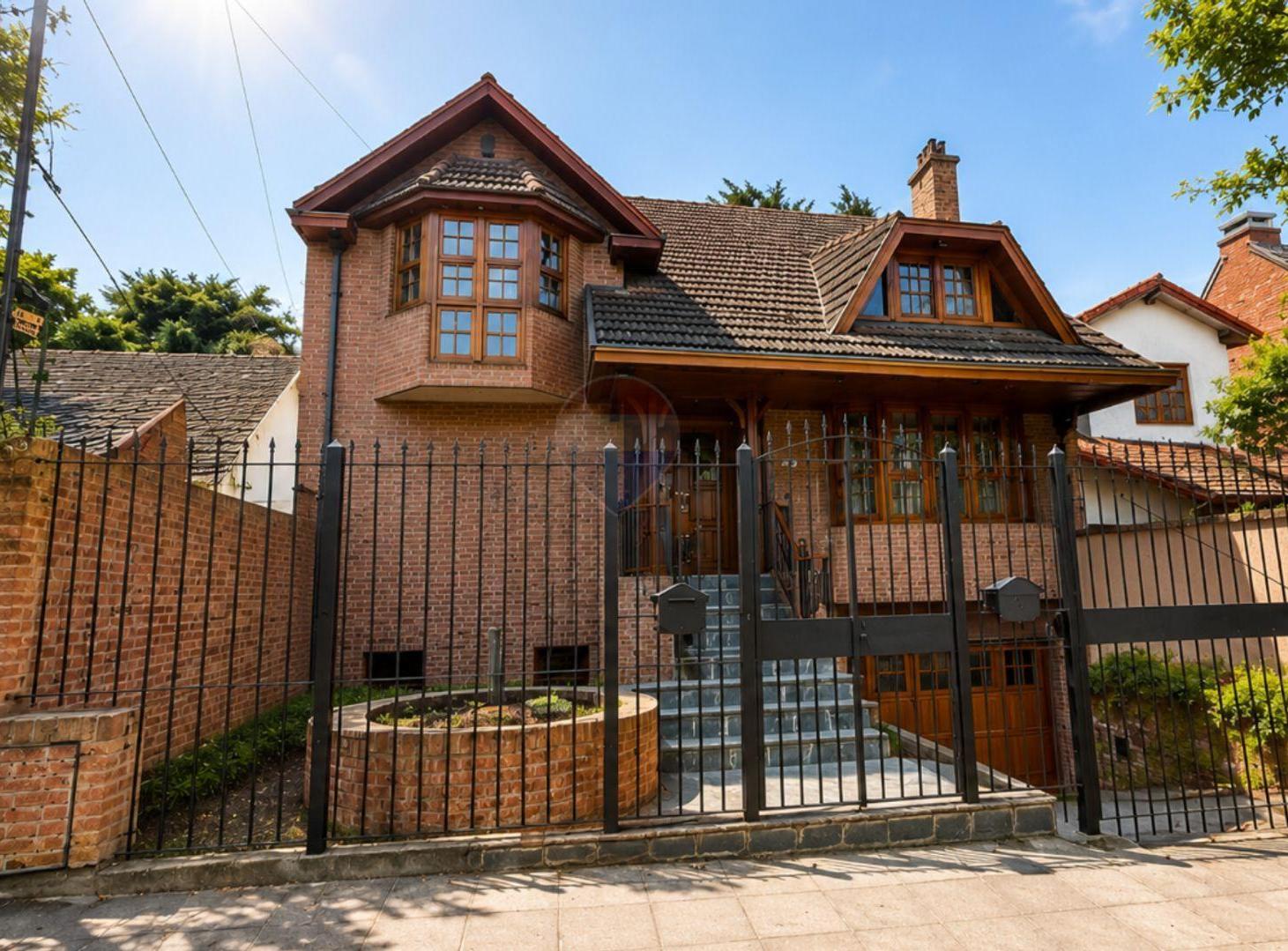 Foto de CASA 6 AMB EN QUILMES CENTRO CON PISCINA EN VENTA, imagen 2