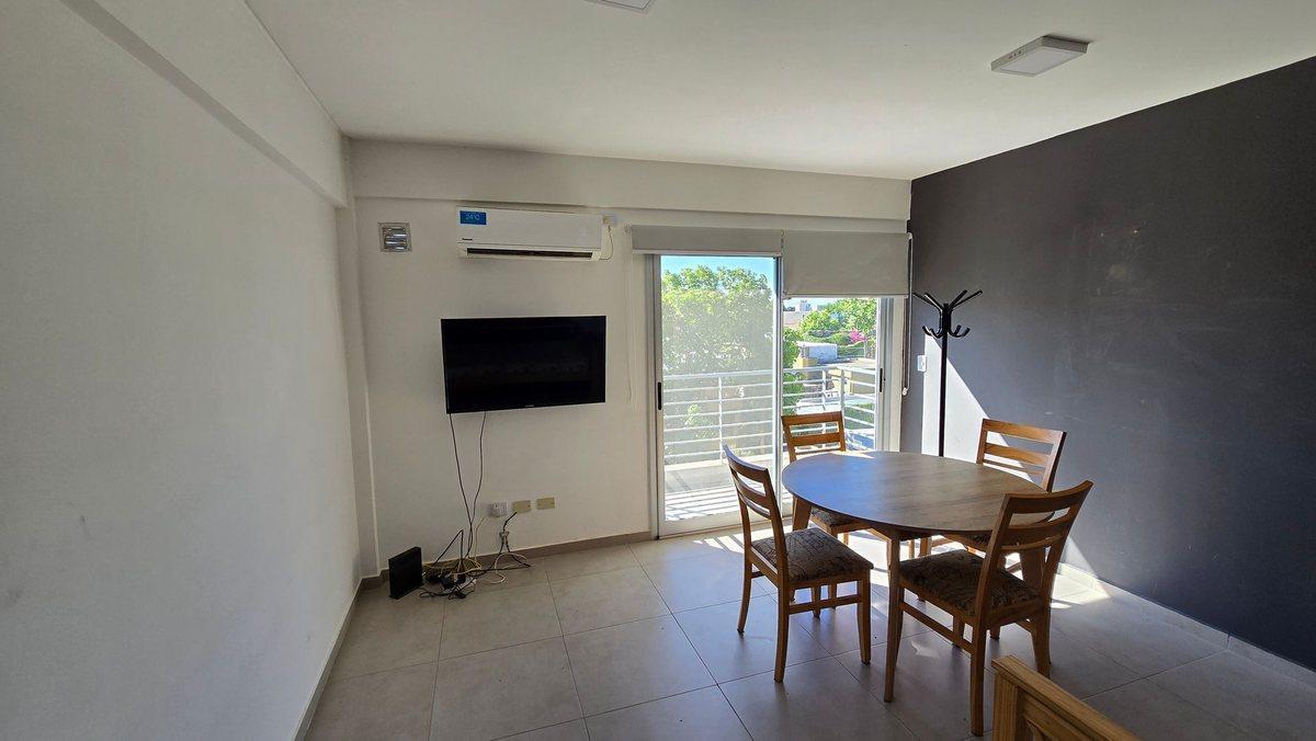 Foto de VENTA DTO. DE 2 AMB BERNAL CENTRO CON PISCINA, imagen 3