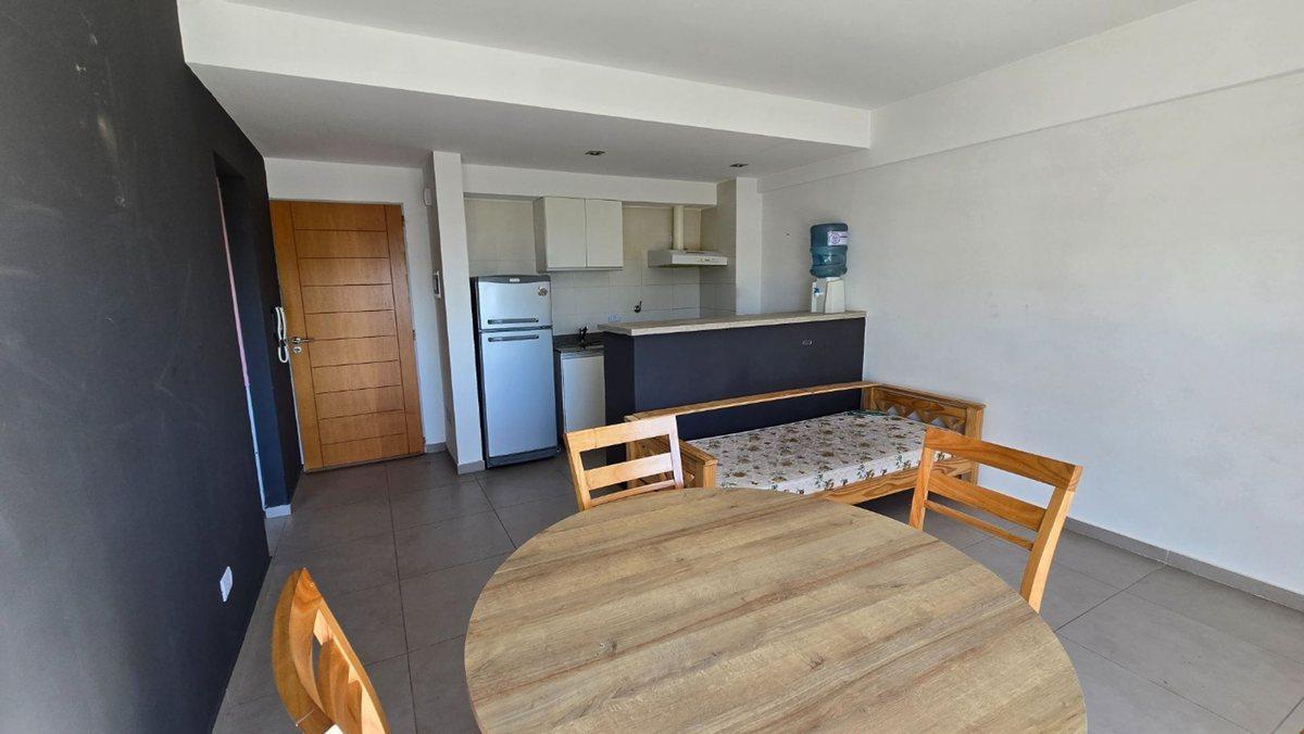Foto de VENTA DTO. DE 2 AMB BERNAL CENTRO CON PISCINA, imagen 5