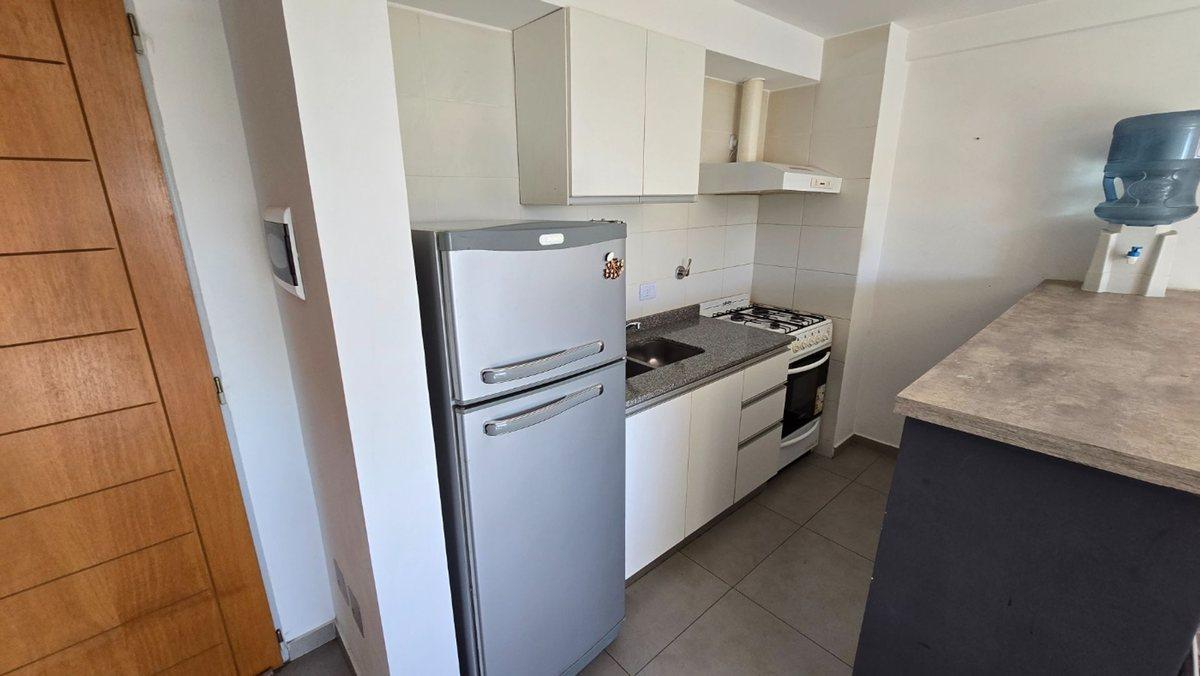Foto de VENTA DTO. DE 2 AMB BERNAL CENTRO CON PISCINA, imagen 2